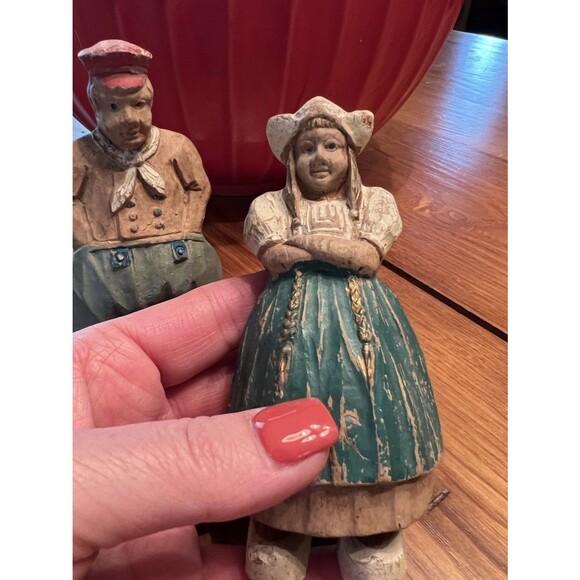 Antique Figurines Statues Dutch Man & Woman Carved 5.25" Tall Set of 2 Resin - Picture 9 of 9